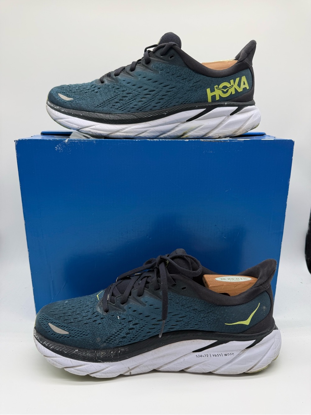 Hoka Clifton 8 Blue Coral Butterfly Men’s Athletic Shoes Size US 8D |1119393BCBT